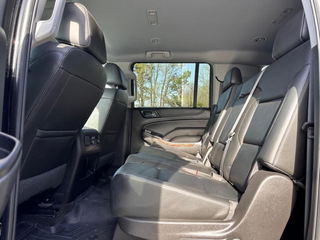 2018 Chevrolet Suburban LT - Photo 19