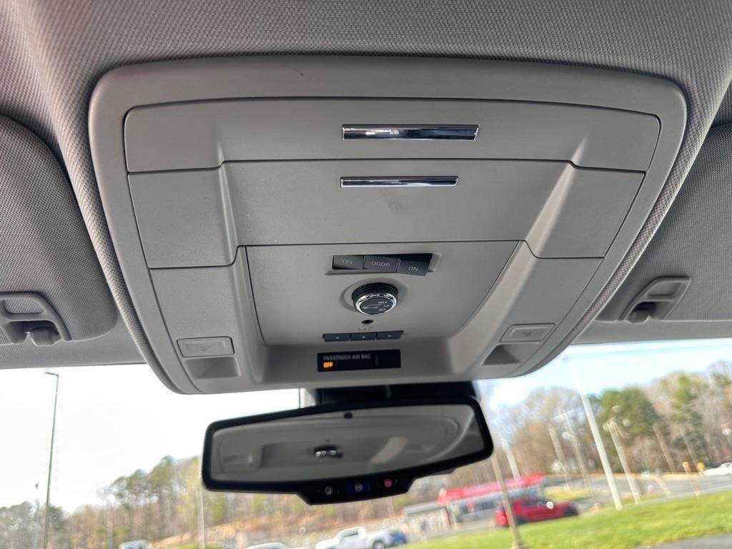 2018 Chevrolet Suburban LT - Photo 33