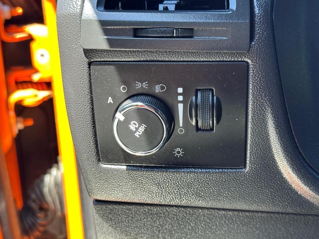 2012 Dodge Challenger SRT8 - Photo 28