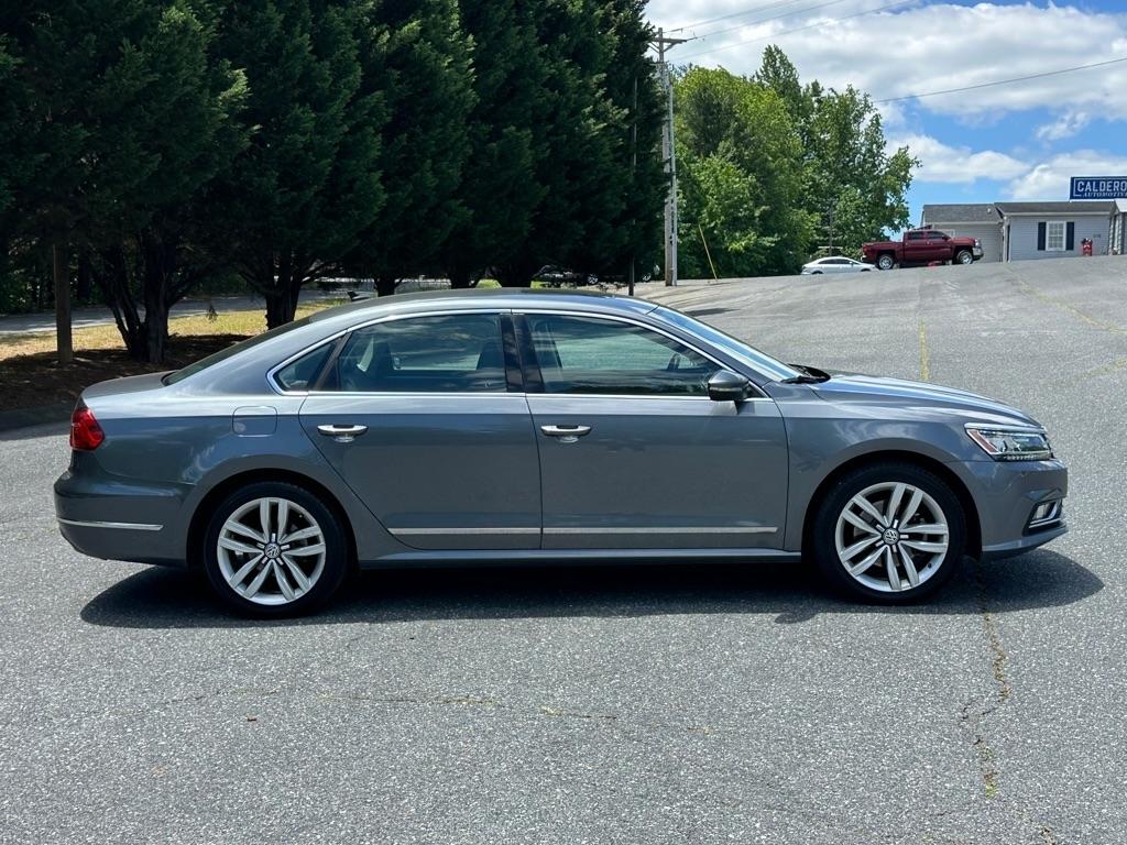 Volkswagen Passat SEL Premium 6A 2016