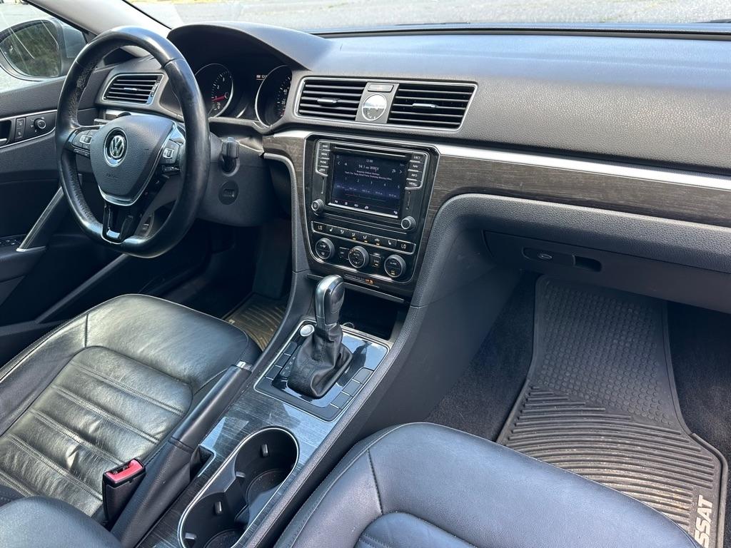 Volkswagen Passat SEL Premium 6A 2016