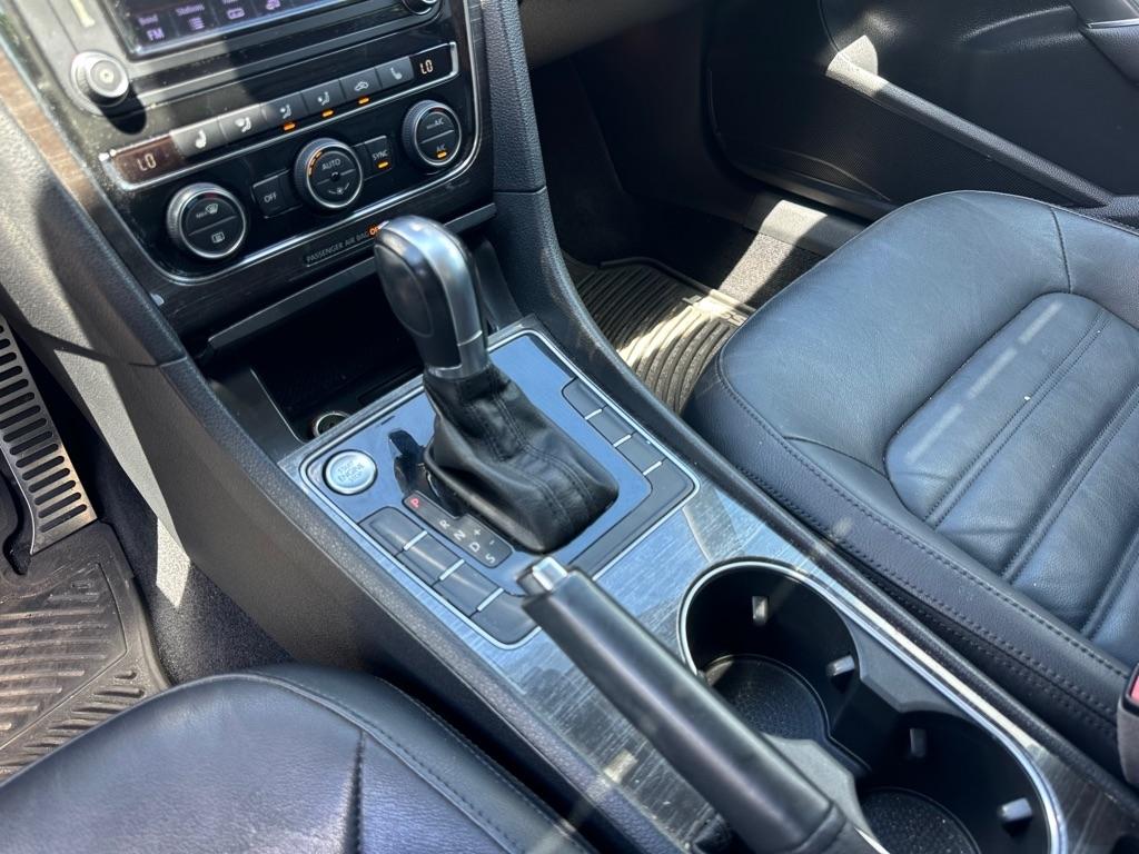 Volkswagen Passat SEL Premium 6A 2016