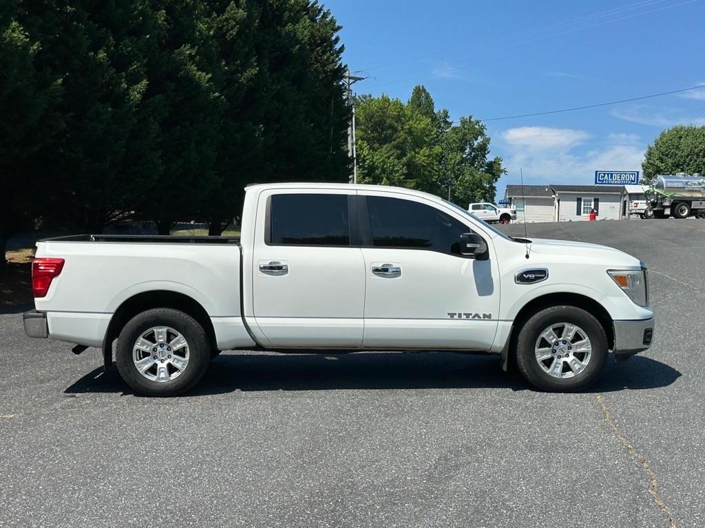 Nissan Titan SV 2017