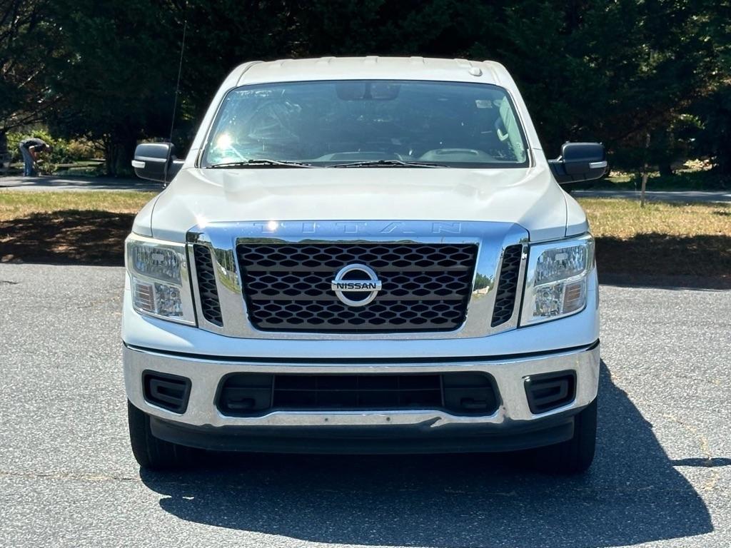 Nissan Titan SV 2017