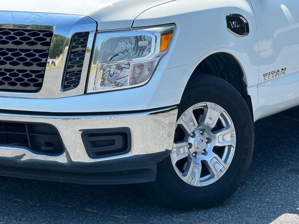 Nissan Titan SV 2017
