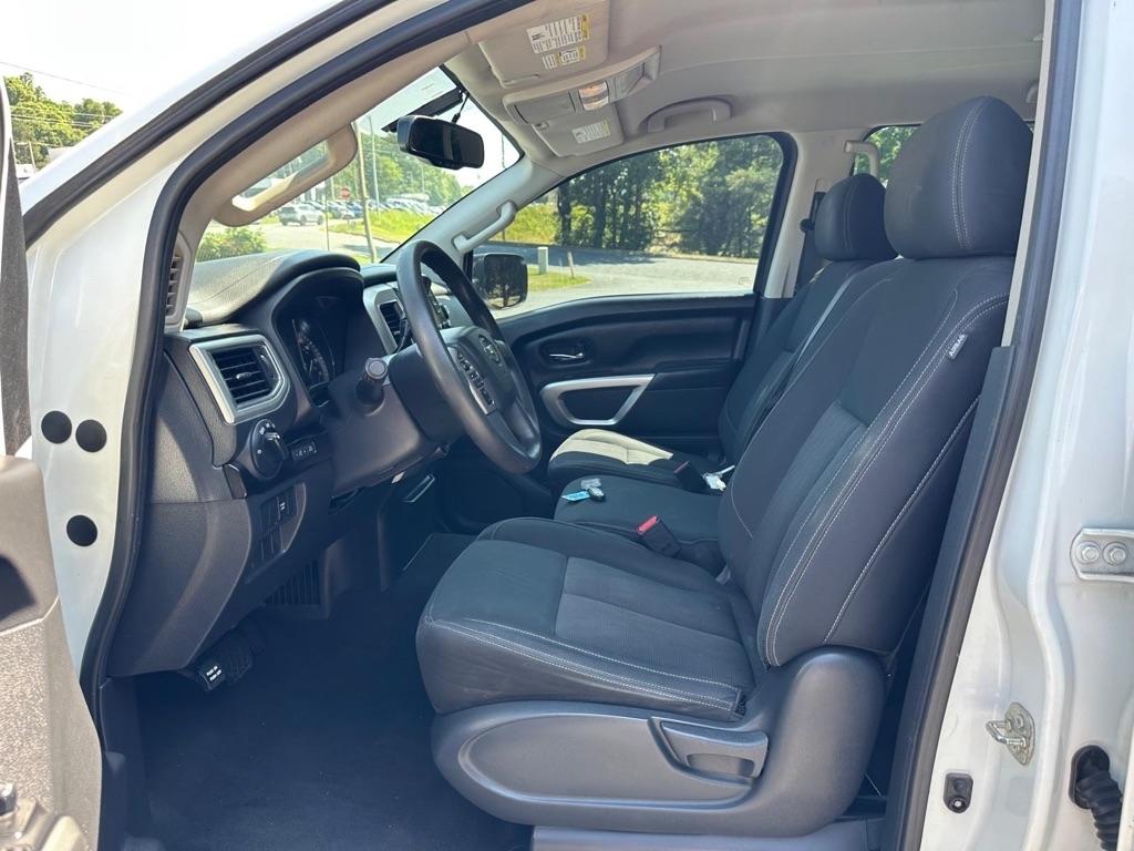 Nissan Titan SV 2017