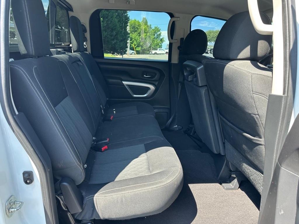 Nissan Titan SV 2017