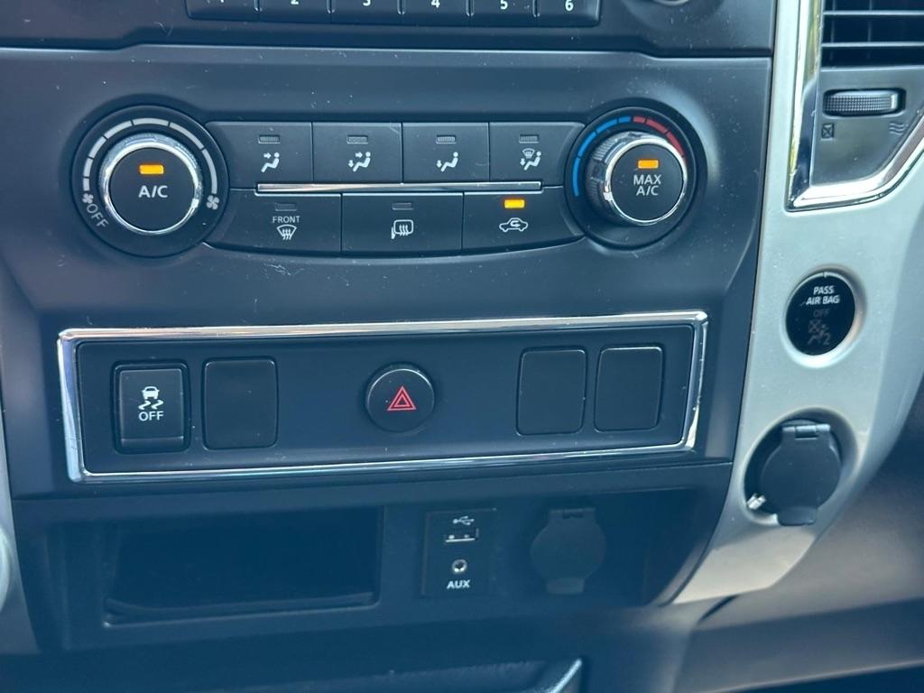 Nissan Titan SV 2017