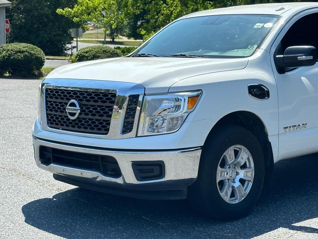 Nissan Titan SV 2017