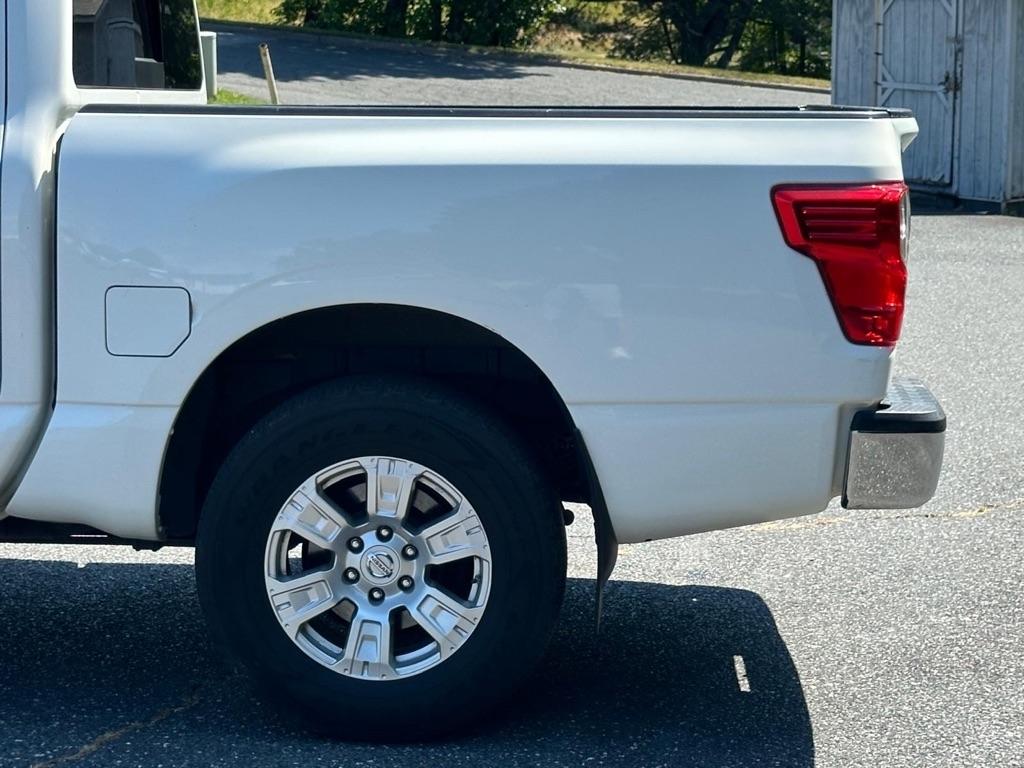 Nissan Titan SV 2017