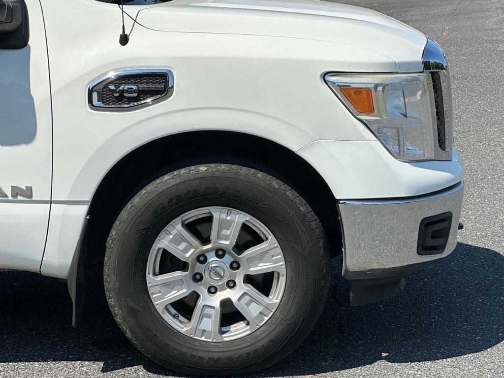 Nissan Titan SV 2017
