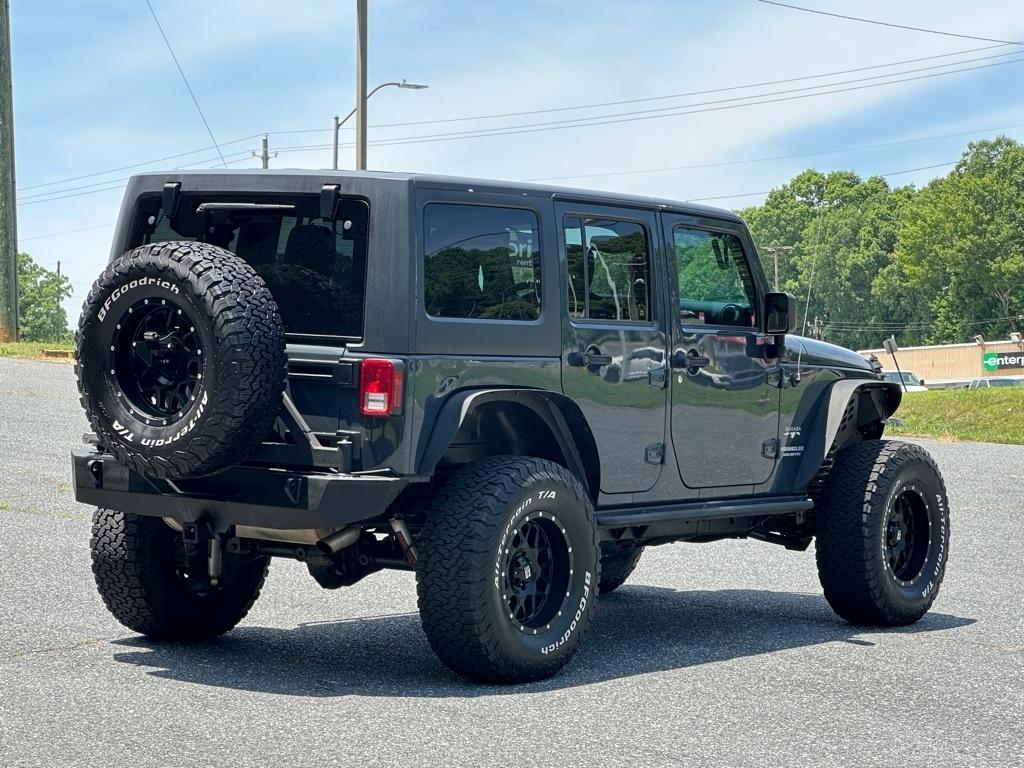 Jeep Wrangler Unlimited Sahara 4WD 2017