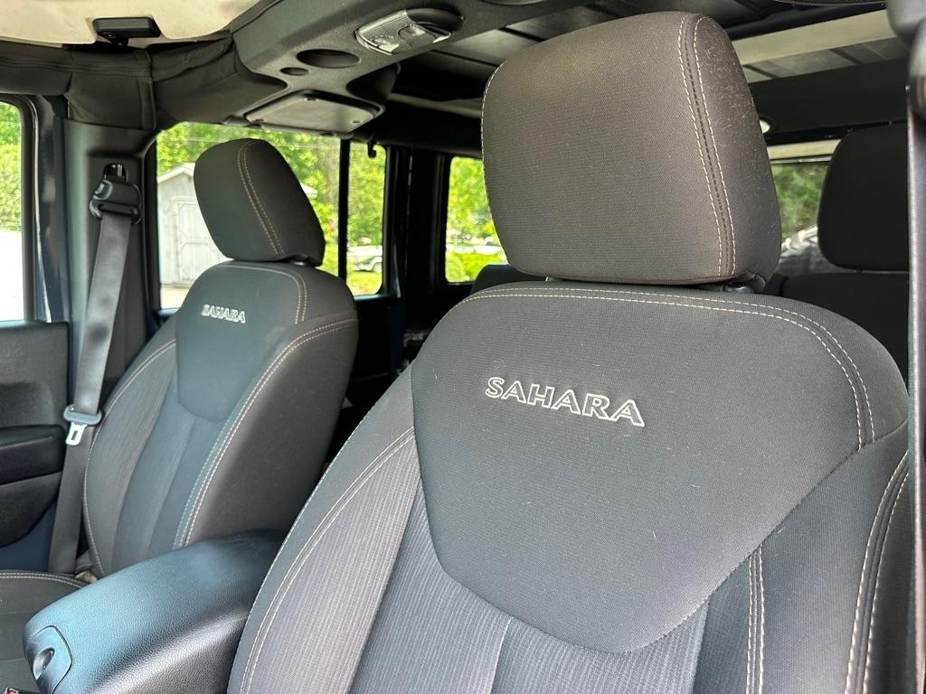 Jeep Wrangler Unlimited Sahara 4WD 2017
