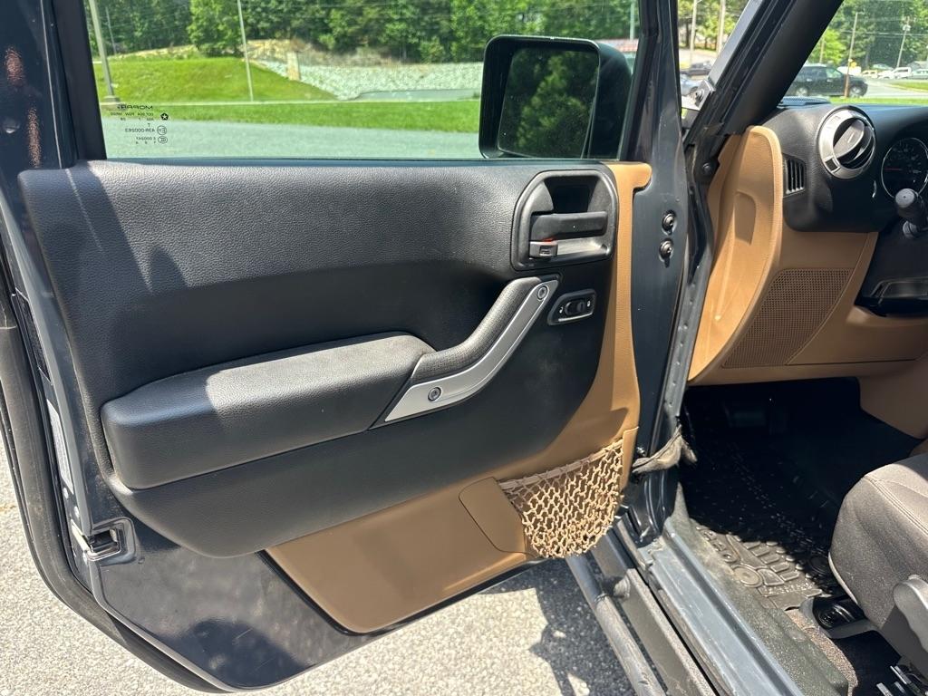 Jeep Wrangler Unlimited Sahara 4WD 2017