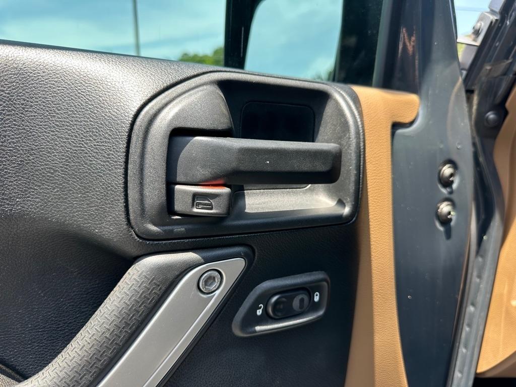 Jeep Wrangler Unlimited Sahara 4WD 2017
