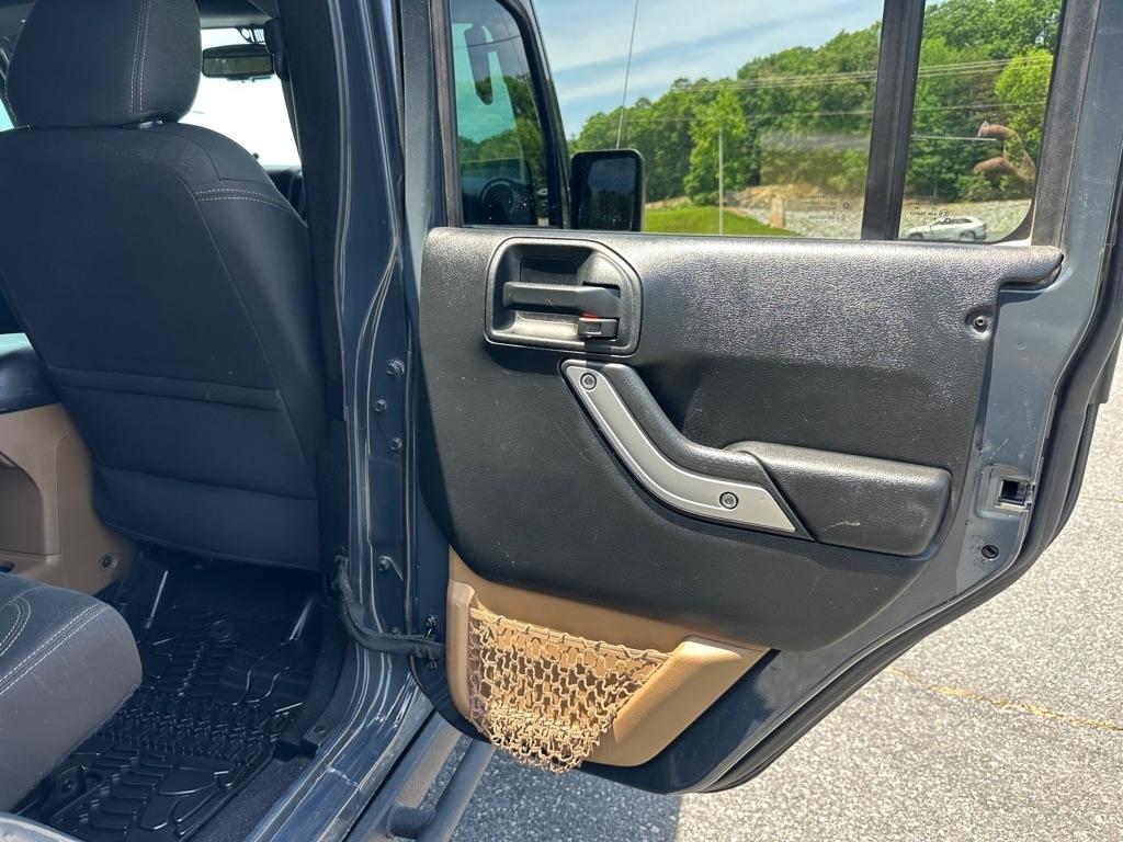 Jeep Wrangler Unlimited Sahara 4WD 2017