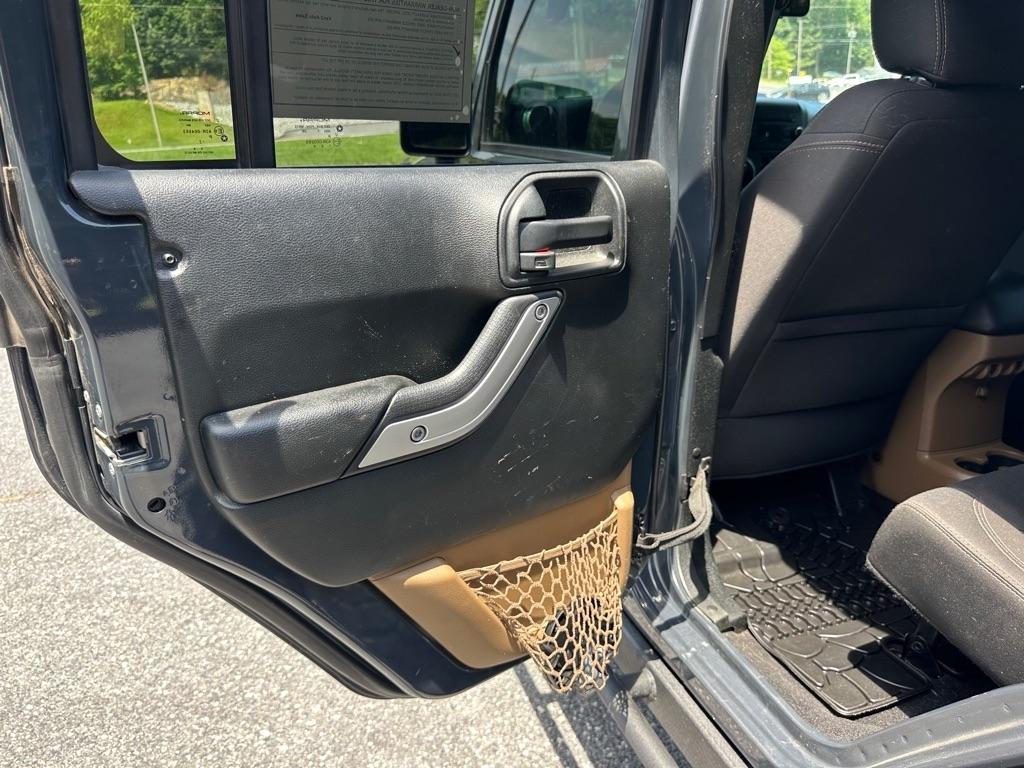 Jeep Wrangler Unlimited Sahara 4WD 2017