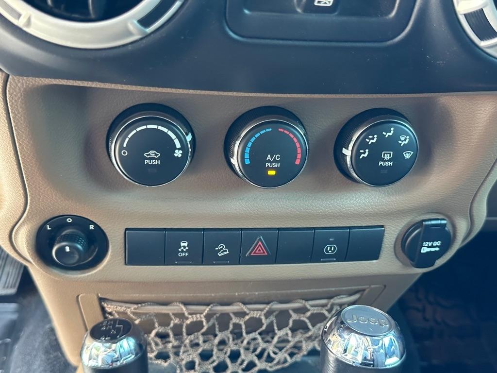 Jeep Wrangler Unlimited Sahara 4WD 2017