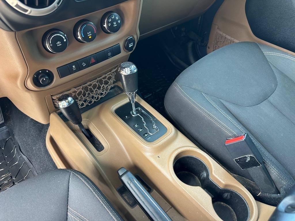 Jeep Wrangler Unlimited Sahara 4WD 2017