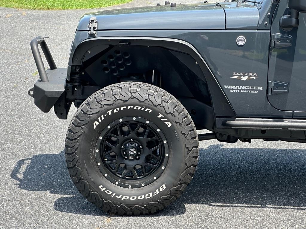 Jeep Wrangler Unlimited Sahara 4WD 2017