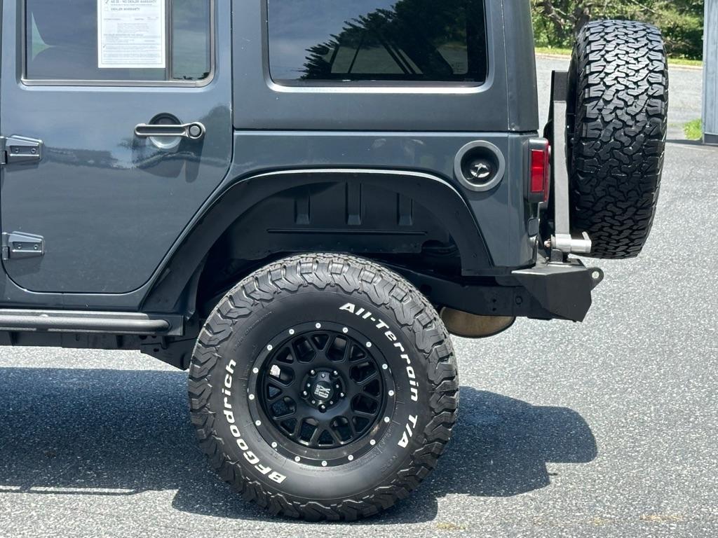 Jeep Wrangler Unlimited Sahara 4WD 2017