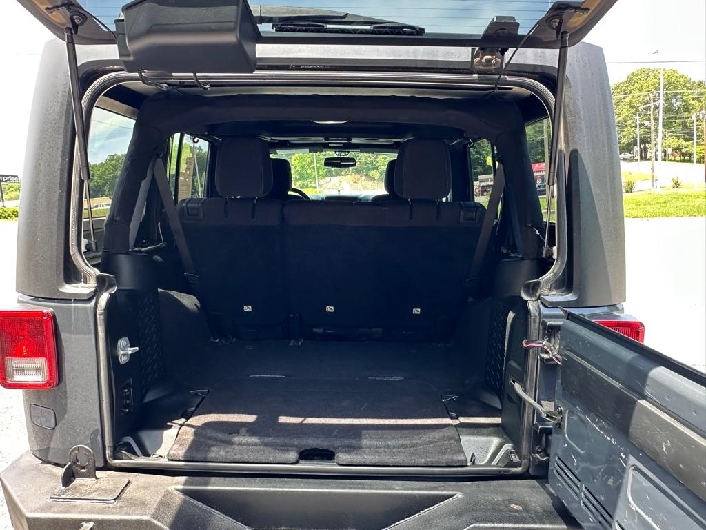 Jeep Wrangler Unlimited Sahara 4WD 2017