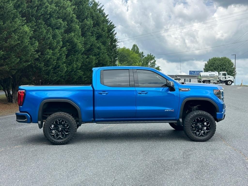 GMC Sierra 1500 AT4 Crew Cab 4WD 2022