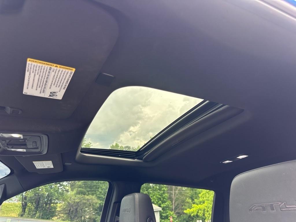 GMC Sierra 1500 AT4 Crew Cab 4WD 2022