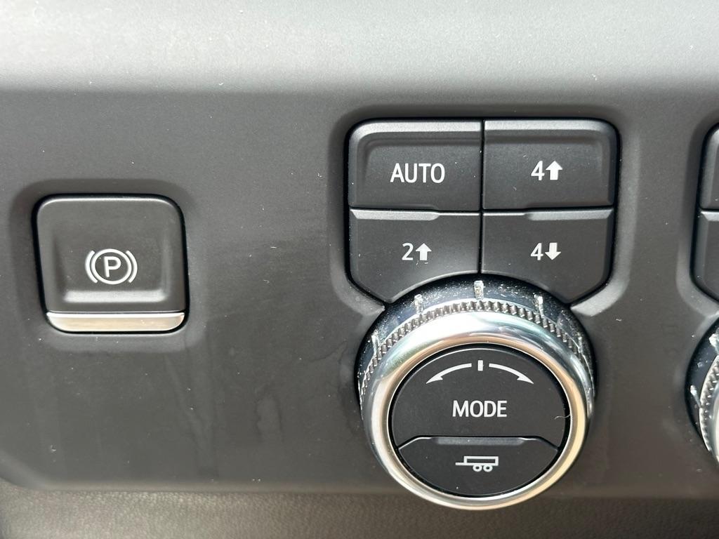 GMC Sierra 1500 AT4 Crew Cab 4WD 2022