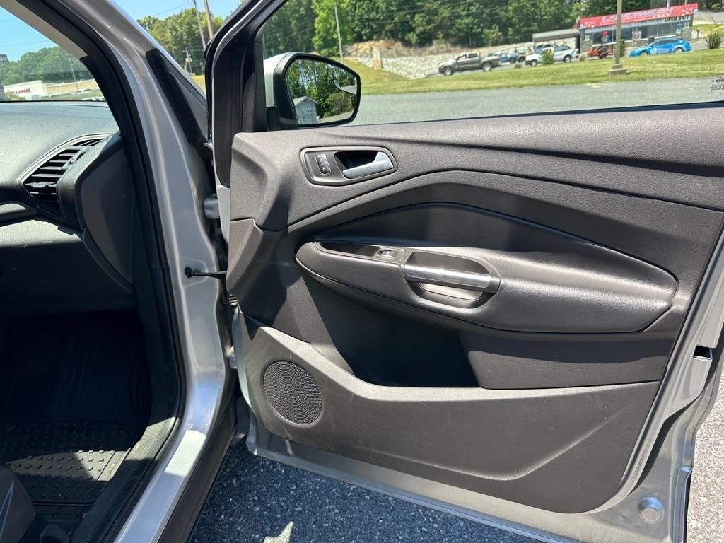 2019 Ford Escape SE - Photo 17
