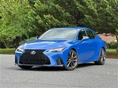 2023 Lexus IS 