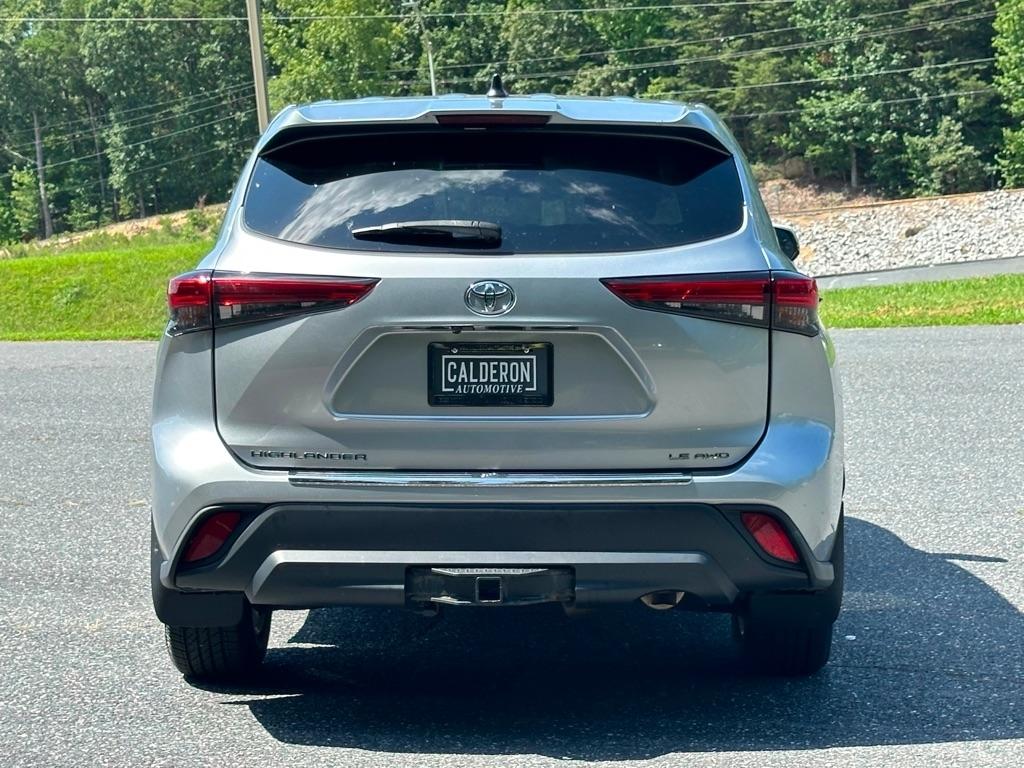 Toyota Highlander LE AWD V6 2022