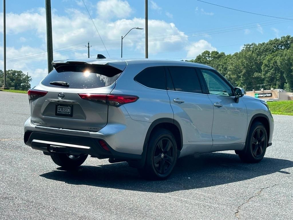 Toyota Highlander LE AWD V6 2022