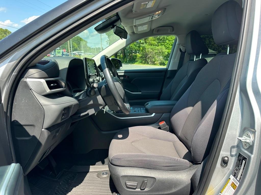 Toyota Highlander LE AWD V6 2022