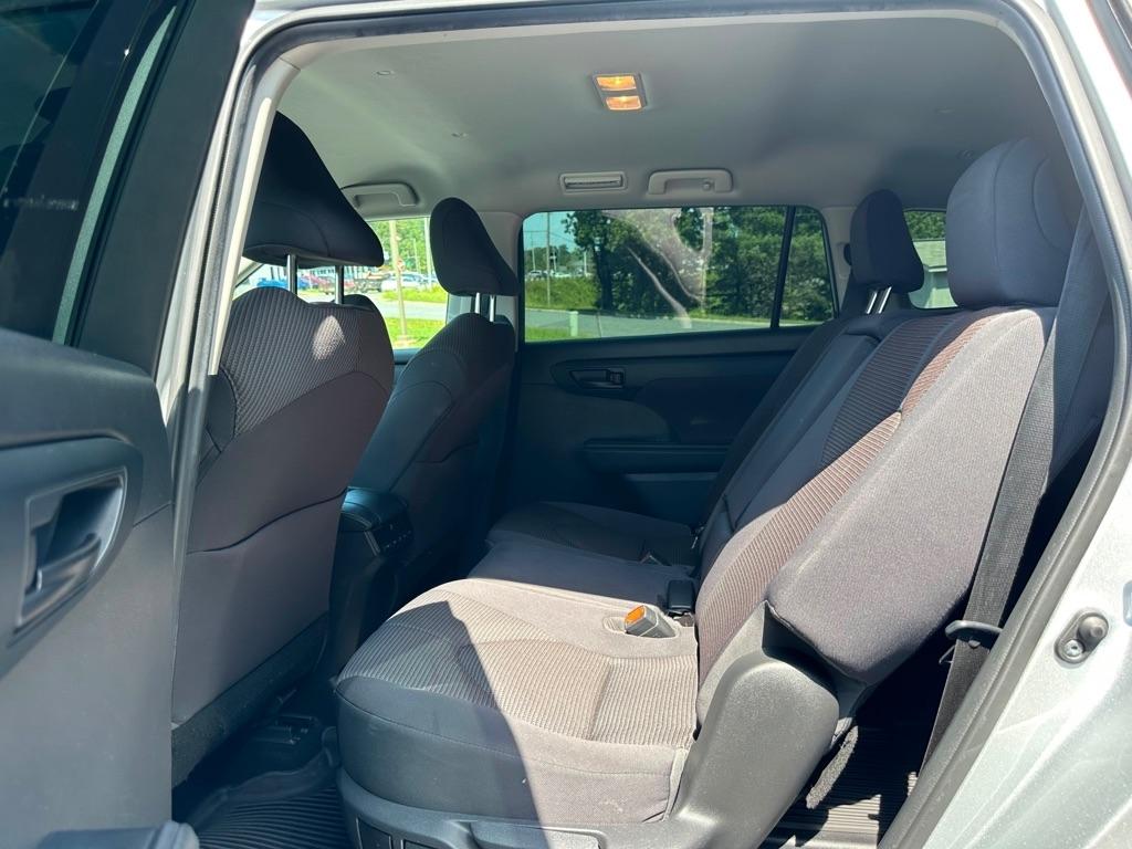Toyota Highlander LE AWD V6 2022