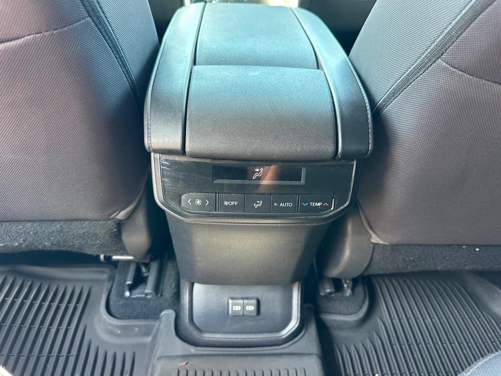 Toyota Highlander LE AWD V6 2022