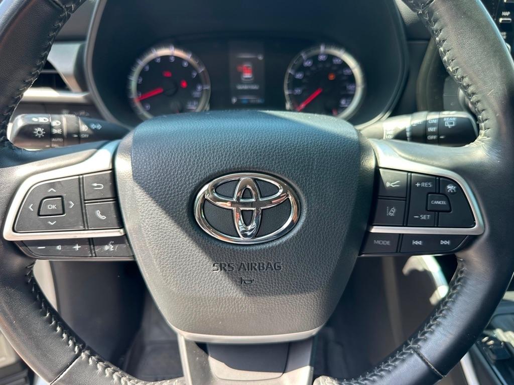 Toyota Highlander LE AWD V6 2022
