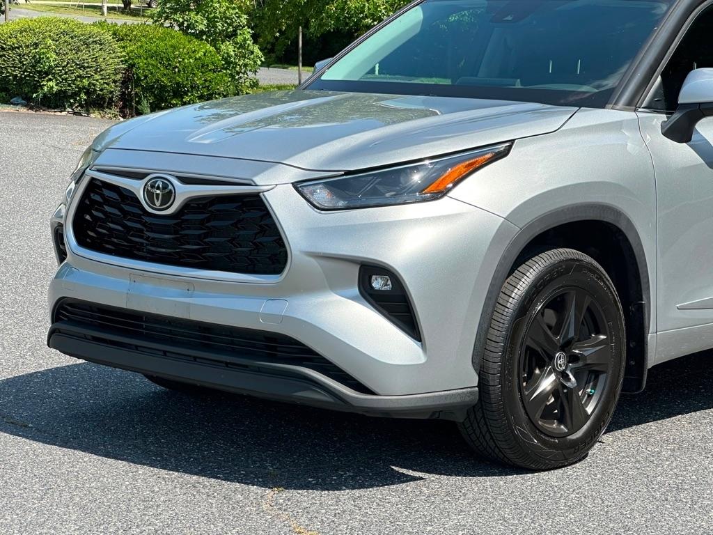 Toyota Highlander LE AWD V6 2022