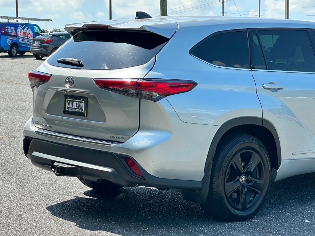 Toyota Highlander LE AWD V6 2022