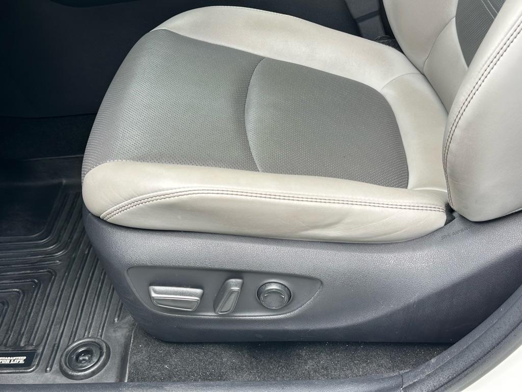 2019 Toyota RAV4 Limited - Photo 12
