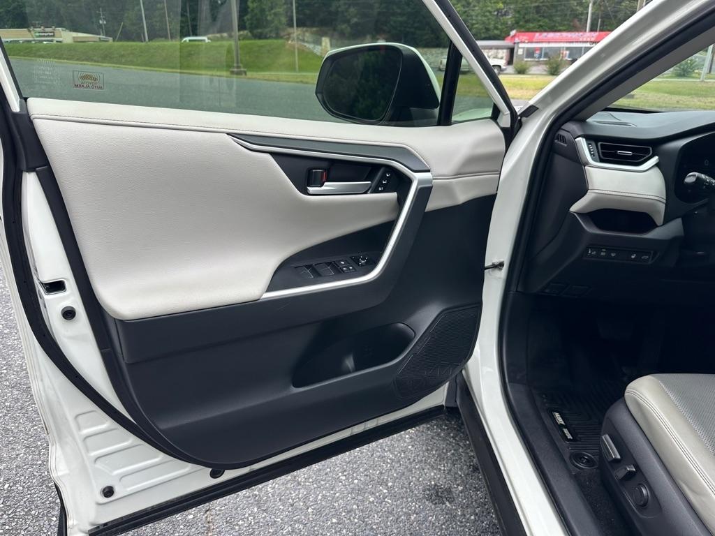 2019 Toyota RAV4 Limited - Photo 14