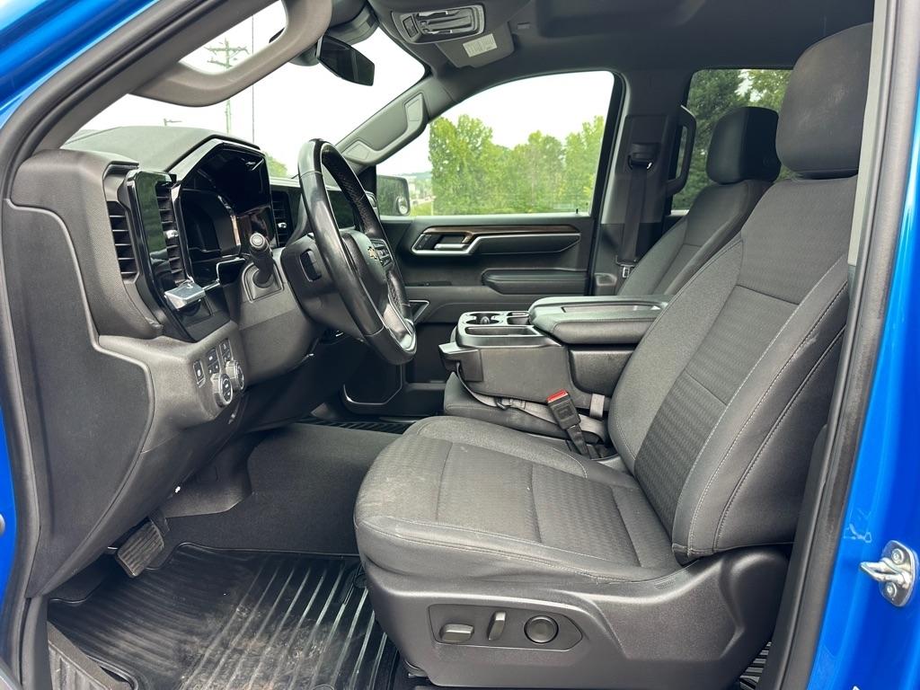 Chevrolet Silverado 1500 LT Crew Cab 4WD 2025