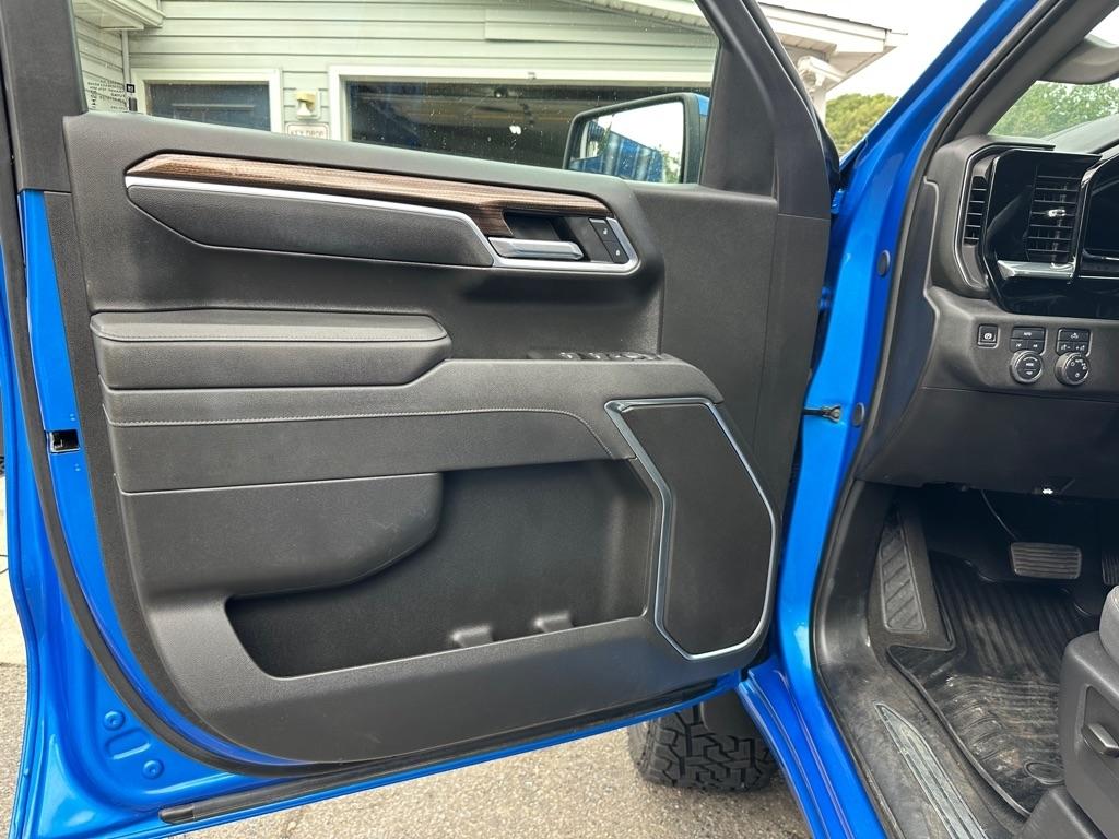 Chevrolet Silverado 1500 LT Crew Cab 4WD 2025