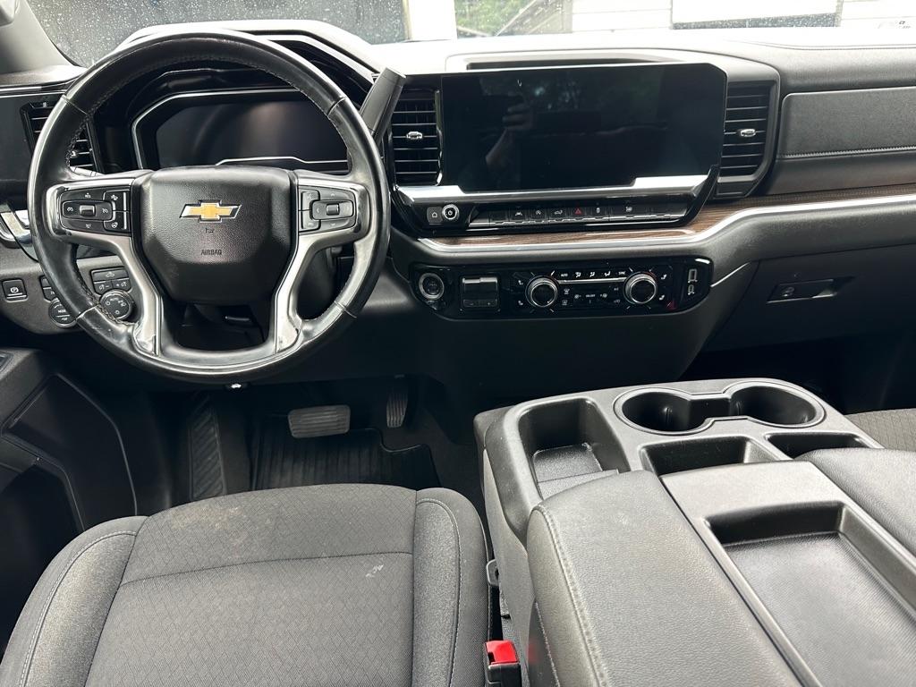 Chevrolet Silverado 1500 LT Crew Cab 4WD 2025
