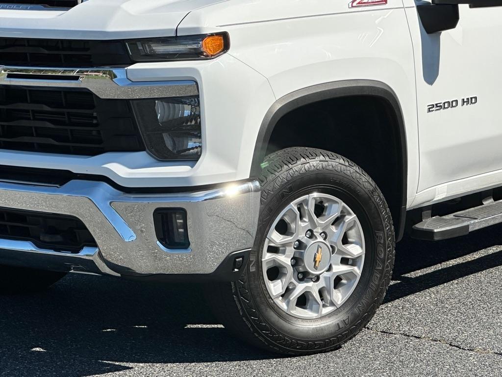 Chevrolet Silverado 2500HD LT Crew Cab Long Box 4WD 2024