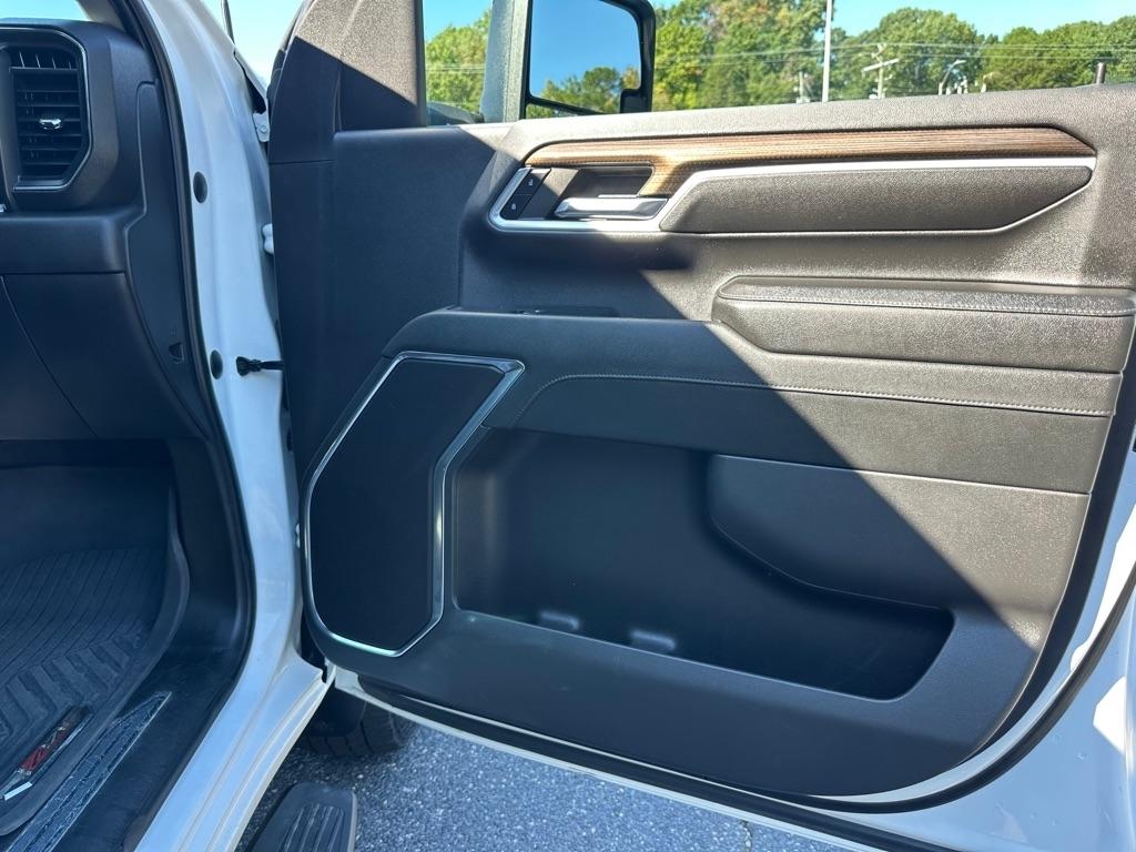 Chevrolet Silverado 2500HD LT Crew Cab Long Box 4WD 2024