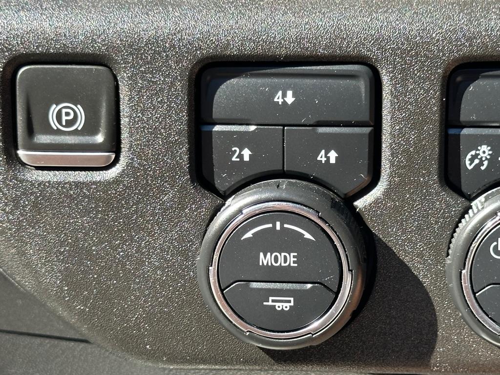 Chevrolet Silverado 2500HD LT Crew Cab Long Box 4WD 2024