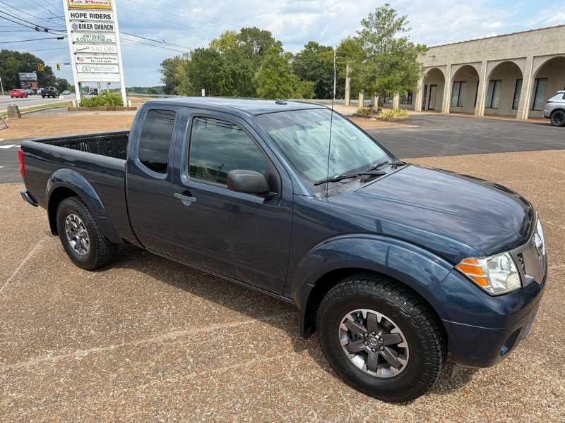 Nissan Frontier SV King Cab 5AT 2WD 2016 Nissan Frontier SV King Cab 5AT 2WD 2016