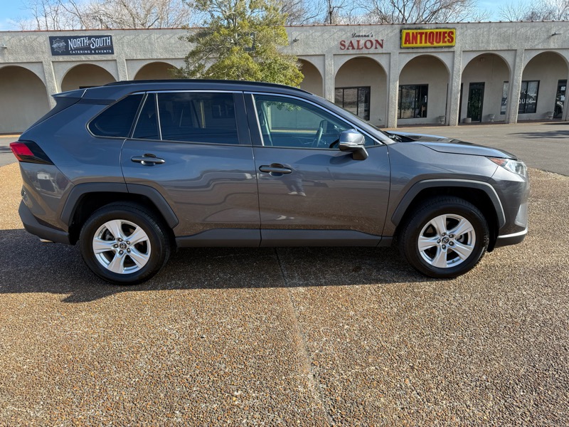 Toyota RAV4 XLE 2019