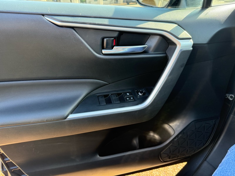 Toyota RAV4 XLE 2019